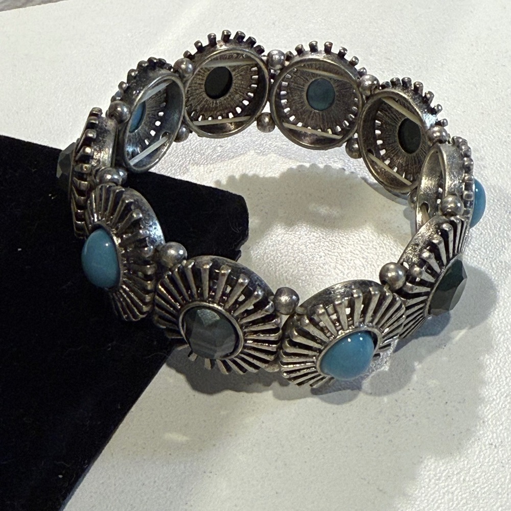 Vintage Silver Tone Stretch Bracelet with Blue & Gray Accents, Fashion Jewelry - Picture 2 of 4